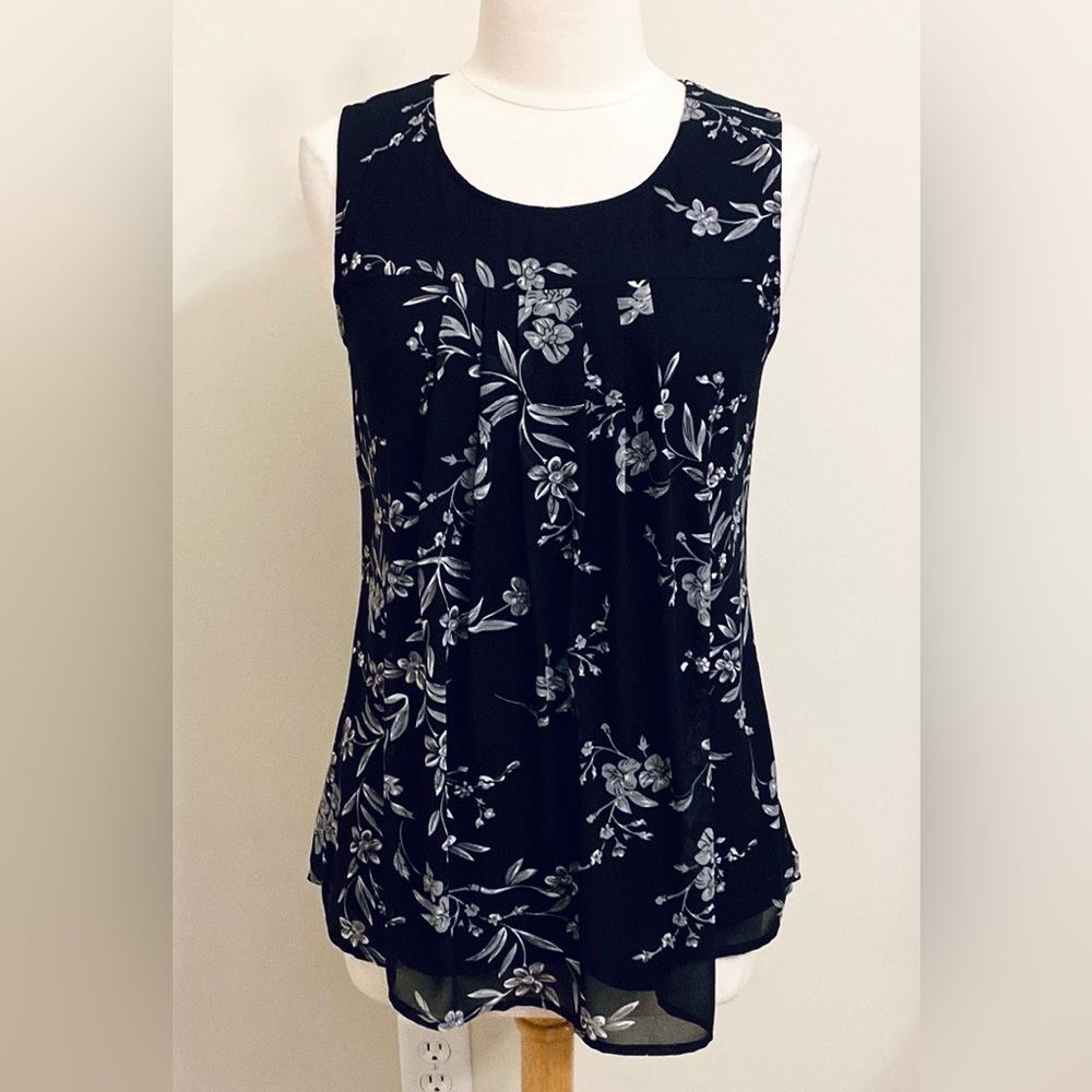 Timeson Black Grey Dark Floral SZ M Whimsigoth Office Chic Chiffon Pleated Top